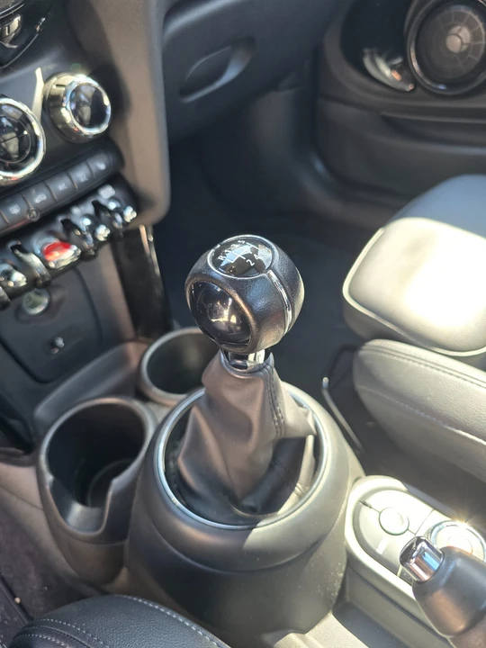 2019 Mini Mini Cooper S 3rd Gen - Image 8 of 11