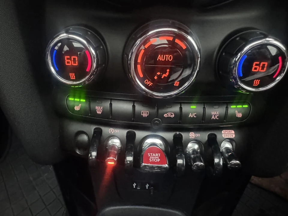 2019 Mini Mini Cooper S 3rd Gen - Image 14 of 31