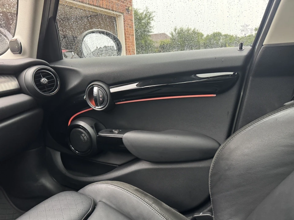 2019 Mini Mini Cooper S 3rd Gen - Image 26 of 31
