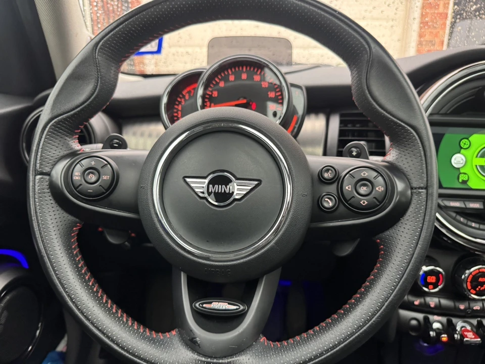 2019 Mini Mini Cooper S 3rd Gen - Image 17 of 31