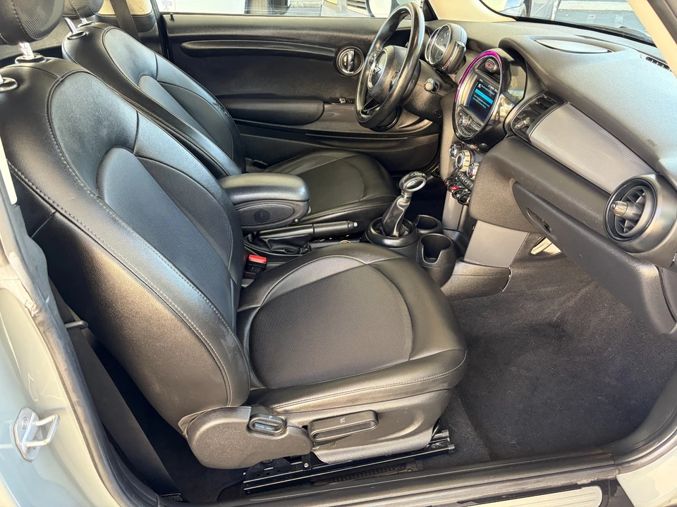 2019 Mini Mini 3rd Gen - Image 12 of 21