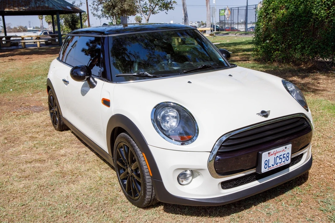 2019 Mini Mini 3rd Gen - Image 2 of 21
