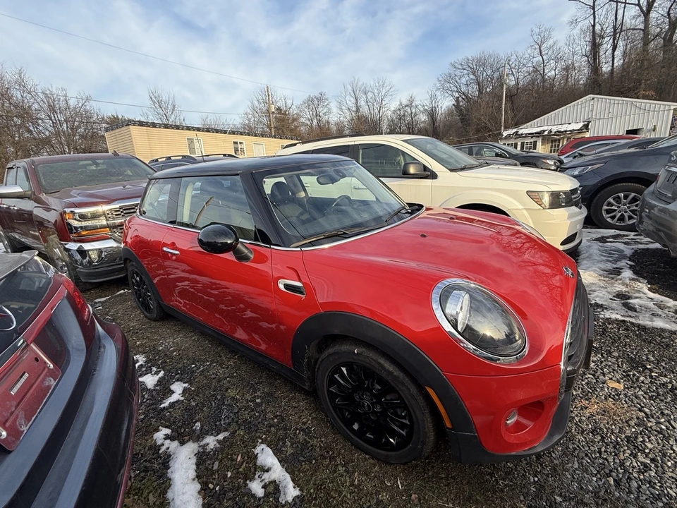 2019 Mini Mini 3rd Gen - Image 2 of 9