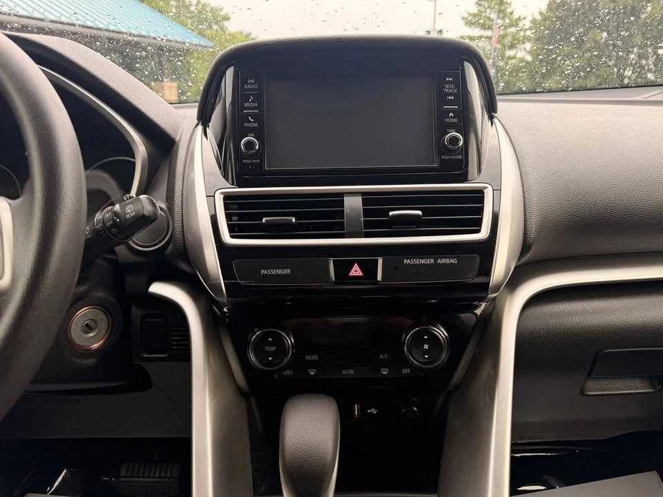 2019 Mitsubishi Eclipse Cross - Image 18 of 20