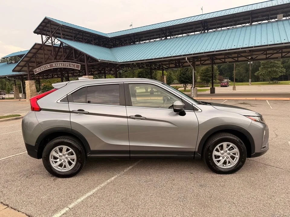 2019 Mitsubishi Eclipse Cross - Image 2 of 20