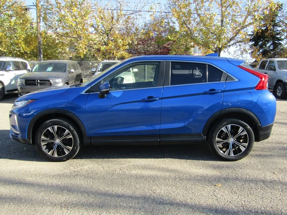 2019 Mitsubishi Eclipse Cross - Image 2 of 19