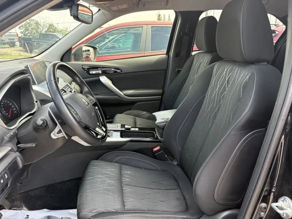 2019 Mitsubishi Eclipse Cross - Image 9 of 16