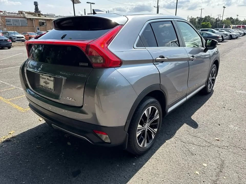 2019 Mitsubishi Eclipse - Image 7 of 17