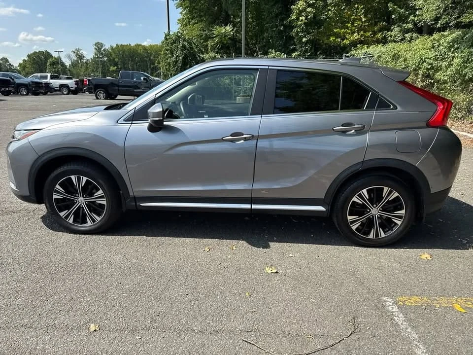 2019 Mitsubishi Eclipse - Image 4 of 17