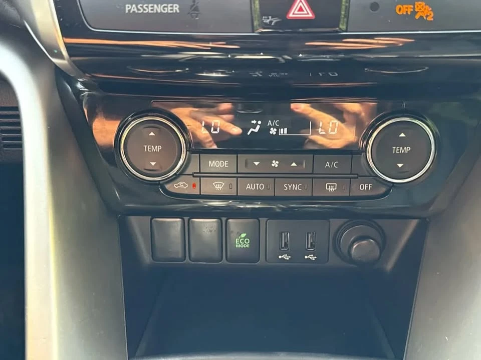 2019 Mitsubishi Eclipse - Image 12 of 17