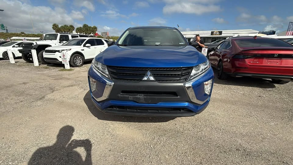 2019 Mitsubishi Eclipse - Image 3 of 11