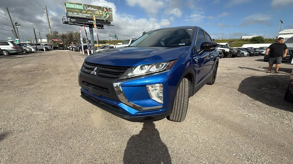 2019 Mitsubishi Eclipse - Image 2 of 11