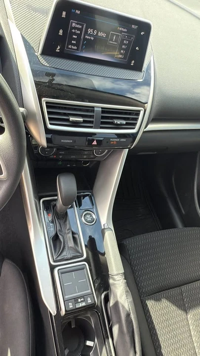 2019 Mitsubishi Eclipse - Image 7 of 11