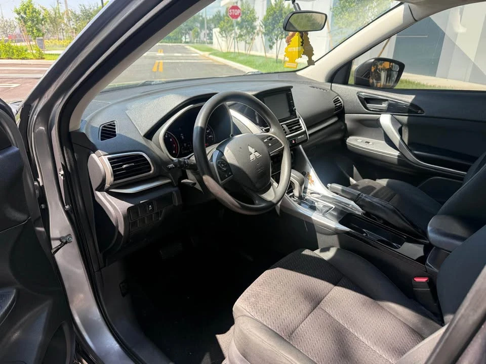 2019 Mitsubishi Eclipse - Image 5 of 6