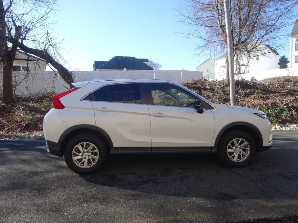 2019 Mitsubishi Eclipse Cross - Image 4 of 20