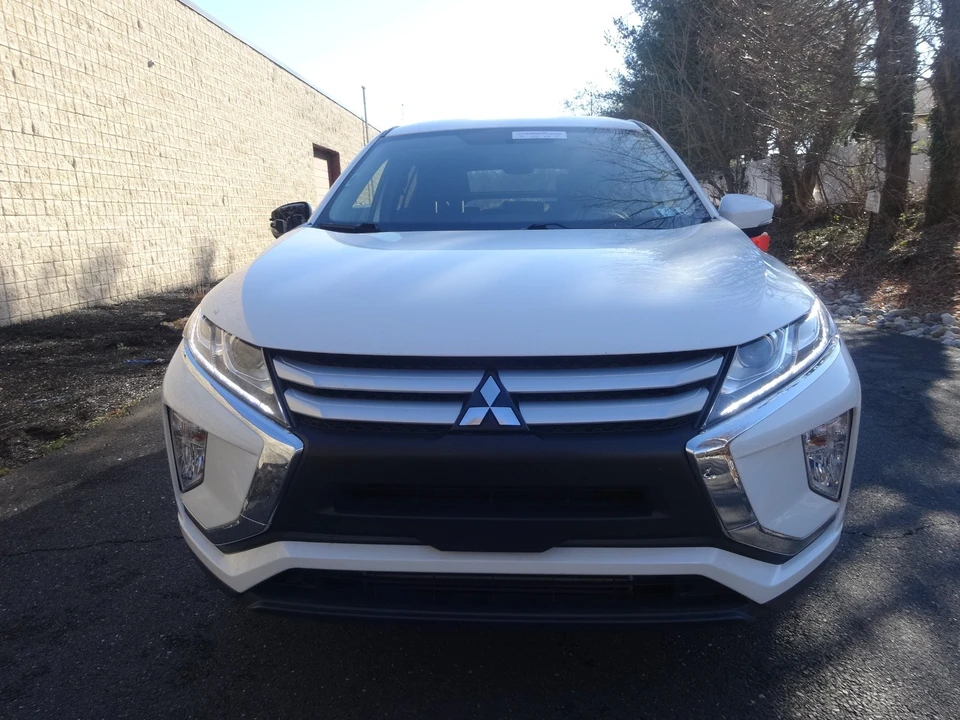 2019 Mitsubishi Eclipse Cross - Image 3 of 20