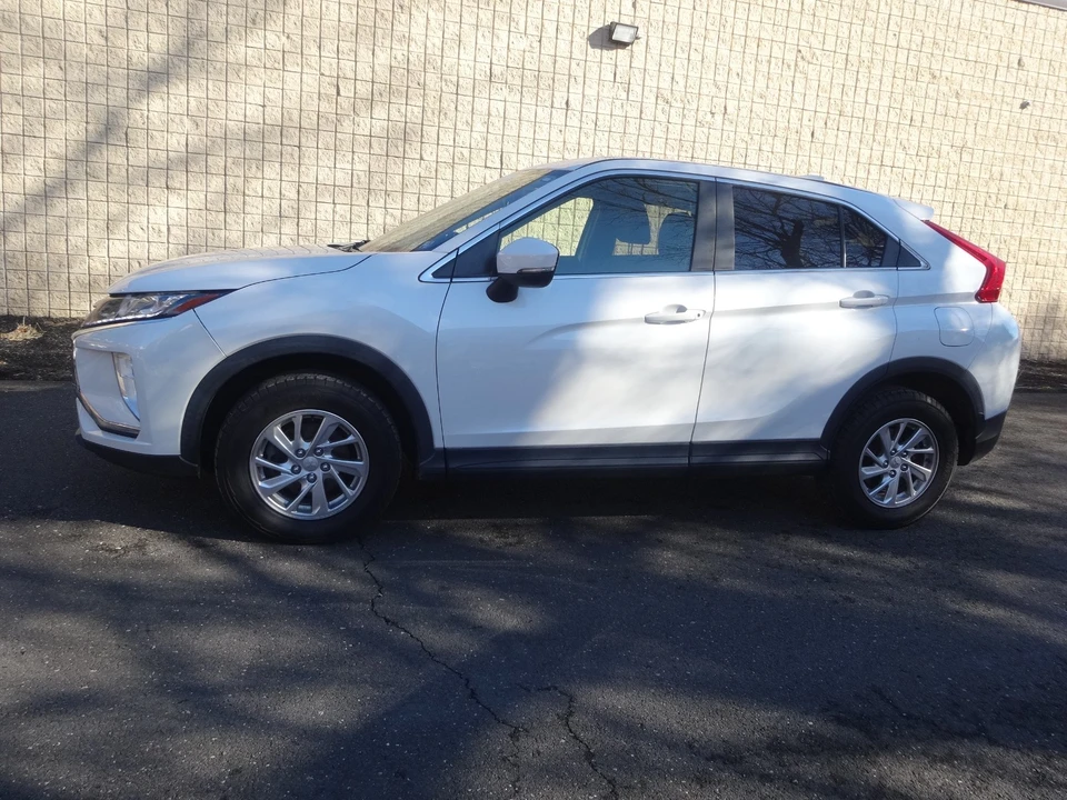 2019 Mitsubishi Eclipse Cross - Image 8 of 20