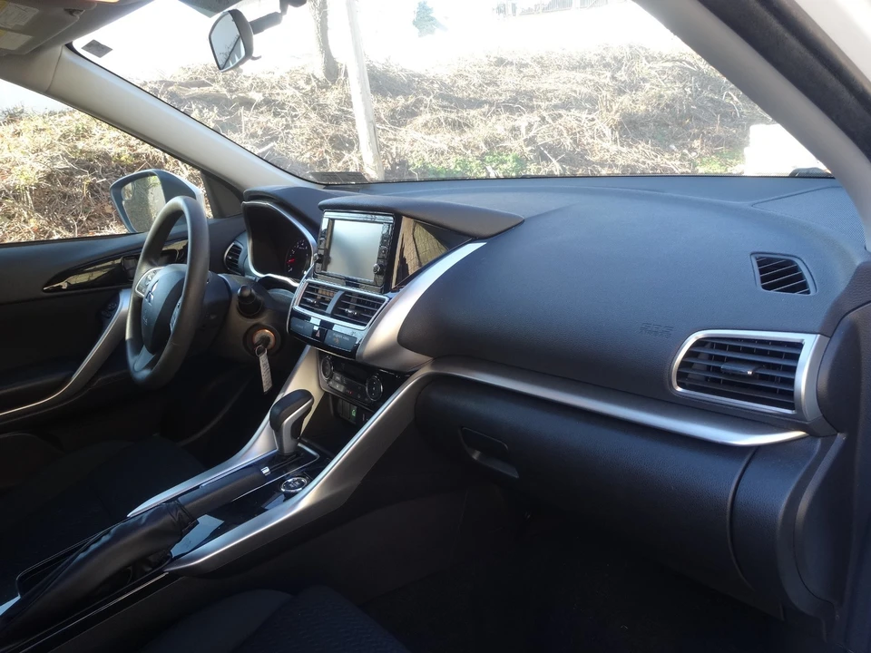 2019 Mitsubishi Eclipse Cross - Image 11 of 20