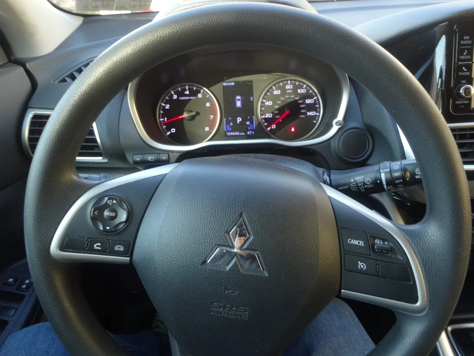2019 Mitsubishi Eclipse Cross - Image 16 of 20