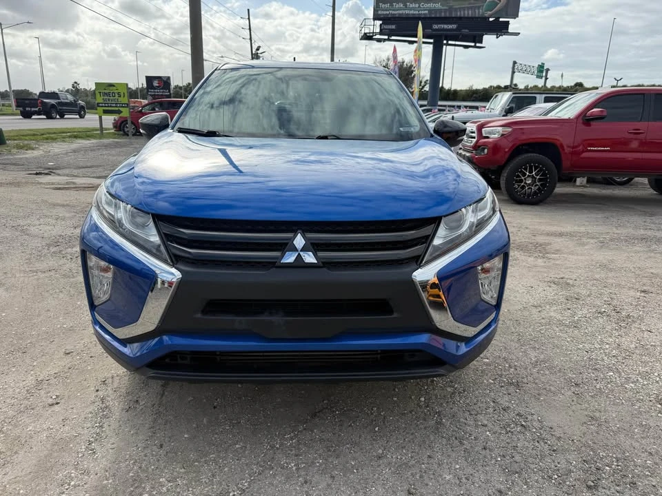 2019 Mitsubishi Eclipse Cross - Image 2 of 11