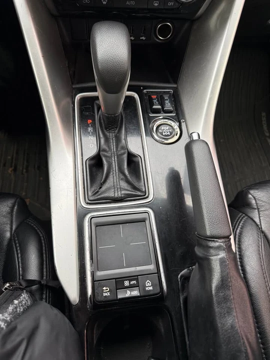 2019 Mitsubishi Eclipse Cross - Image 8 of 13