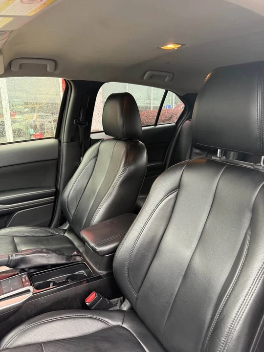 2019 Mitsubishi Eclipse Cross - Image 11 of 13