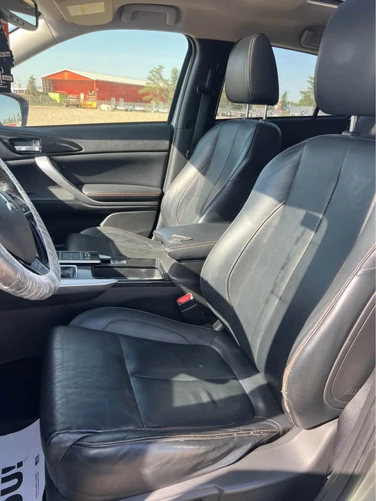 2019 Mitsubishi Eclipse Cross - Image 8 of 16