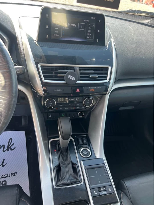 2019 Mitsubishi Eclipse Cross - Image 9 of 16