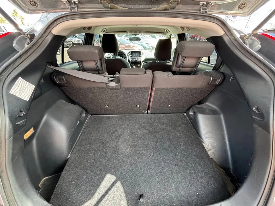 2019 Mitsubishi Eclipse Cross - Image 8 of 10