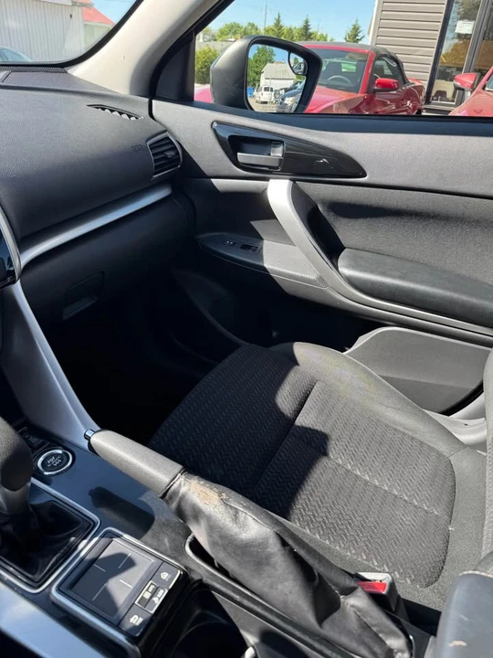 2019 Mitsubishi Eclipse Cross - Image 10 of 19