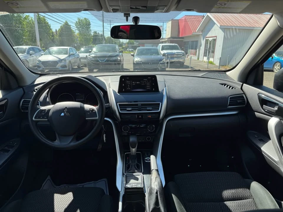 2019 Mitsubishi Eclipse Cross - Image 13 of 19