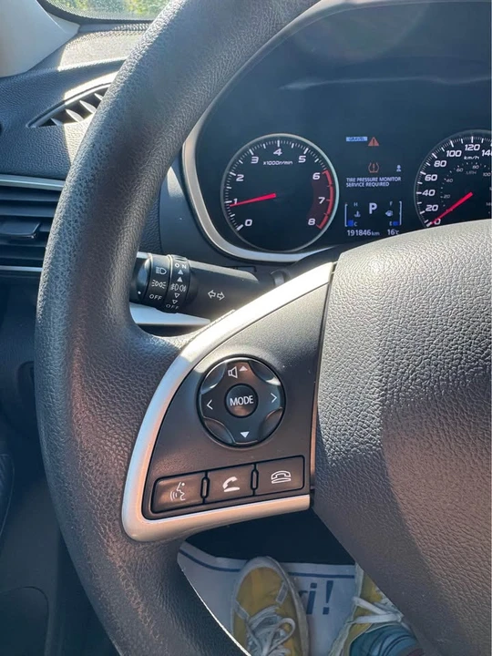 2019 Mitsubishi Eclipse Cross - Image 15 of 19