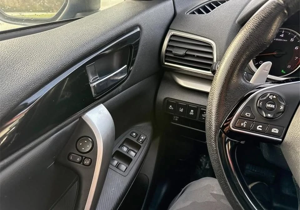 2019 Mitsubishi Eclipse Cross - Image 16 of 20