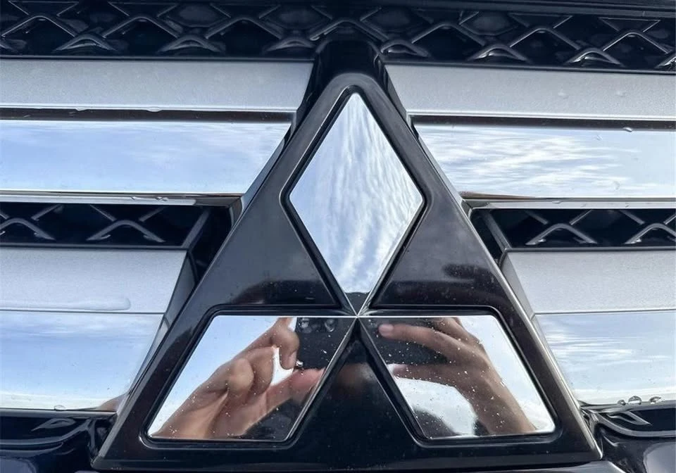2019 Mitsubishi Eclipse Cross - Image 8 of 20