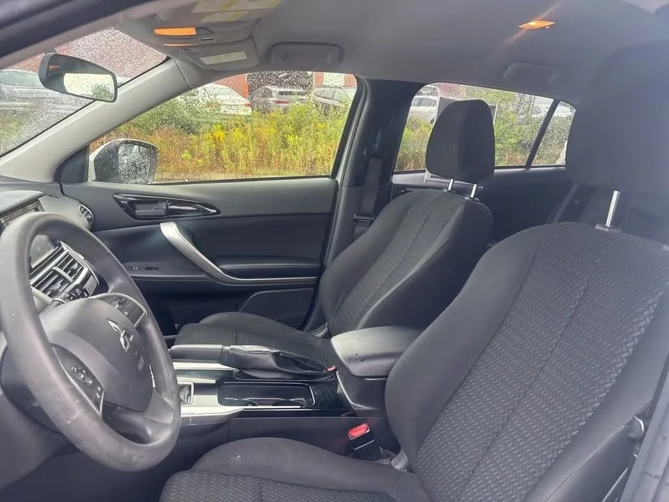 2019 Mitsubishi Eclipse Cross - Image 5 of 10