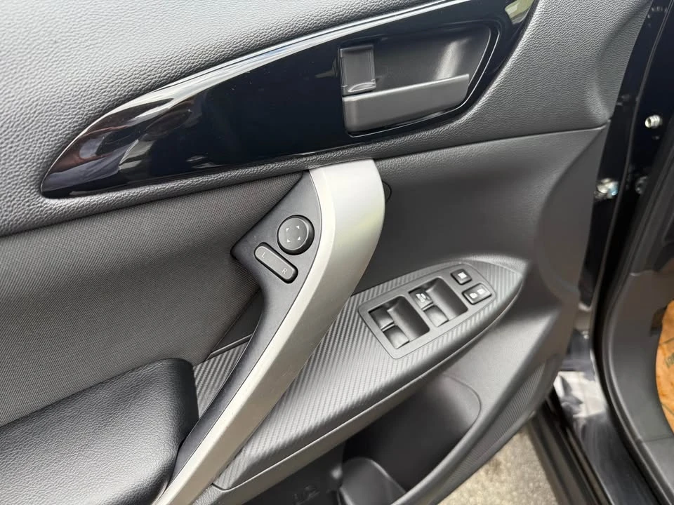 2019 Mitsubishi Eclipse Cross - Image 7 of 19