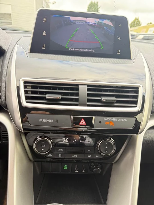2019 Mitsubishi Eclipse Cross - Image 11 of 19