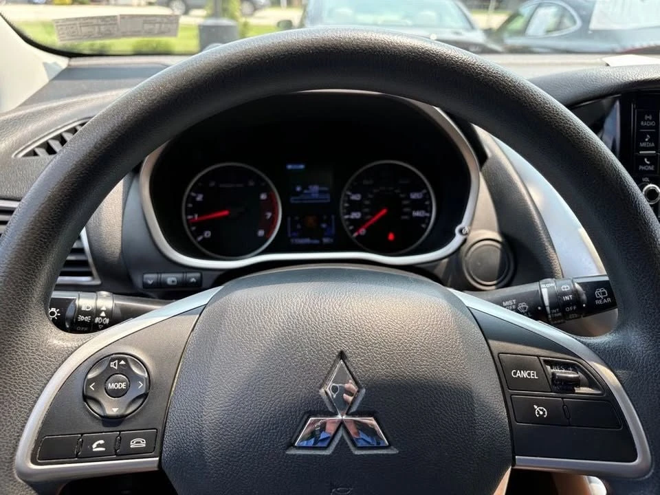 2019 Mitsubishi Eclipse Cross - Image 19 of 19