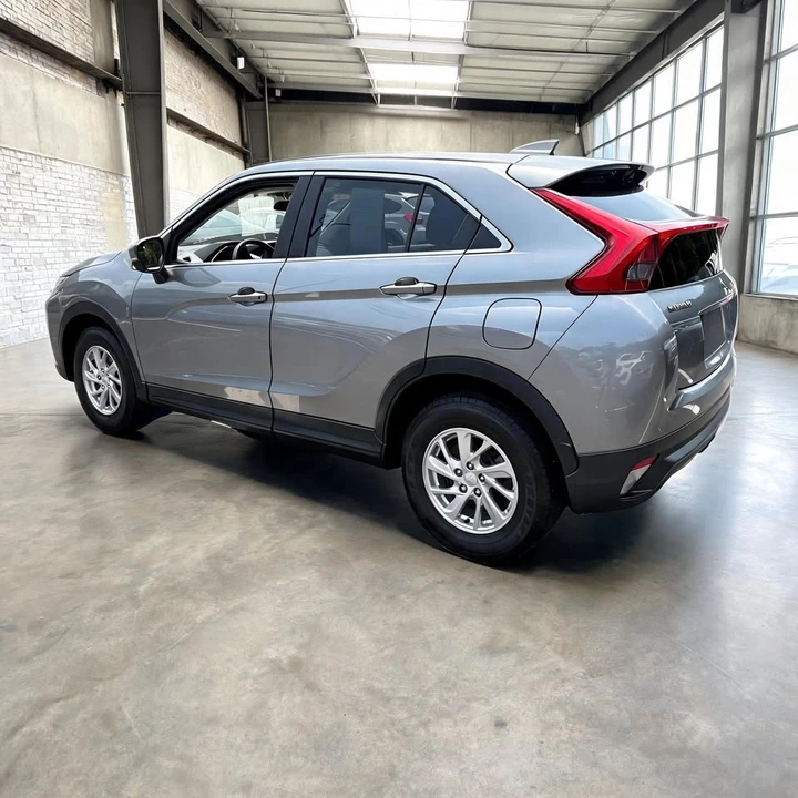 2019 Mitsubishi Eclipse Cross - Image 4 of 19
