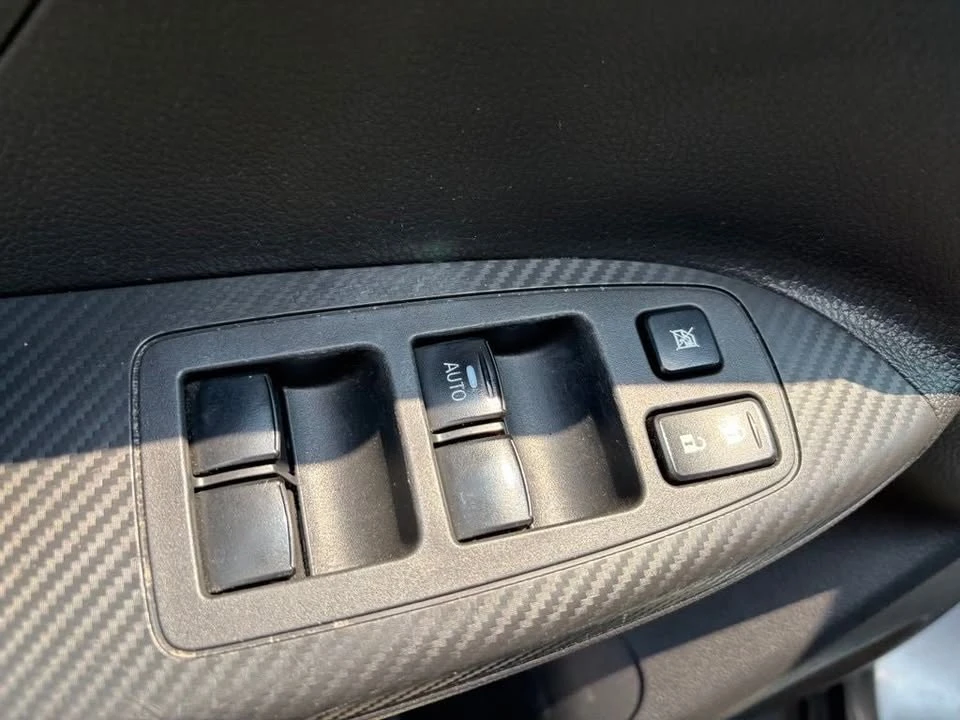 2019 Mitsubishi Eclipse Cross - Image 12 of 19