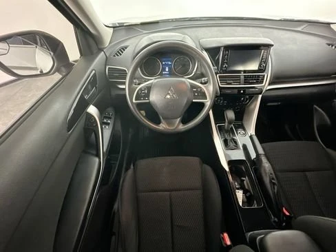 2019 Mitsubishi Eclipse Cross - Image 8 of 19