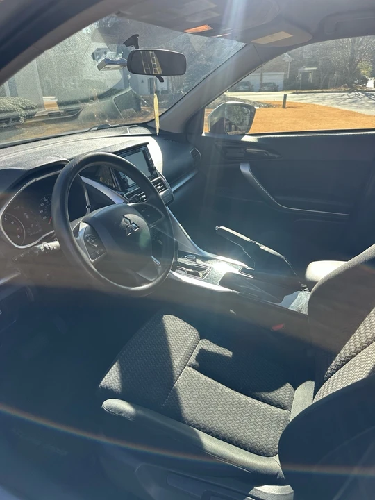 2019 Mitsubishi Eclipse Cross - Image 8 of 11