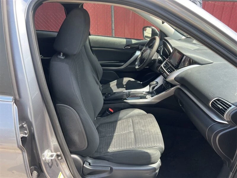 2019 Mitsubishi Eclipse Cross - Image 5 of 15