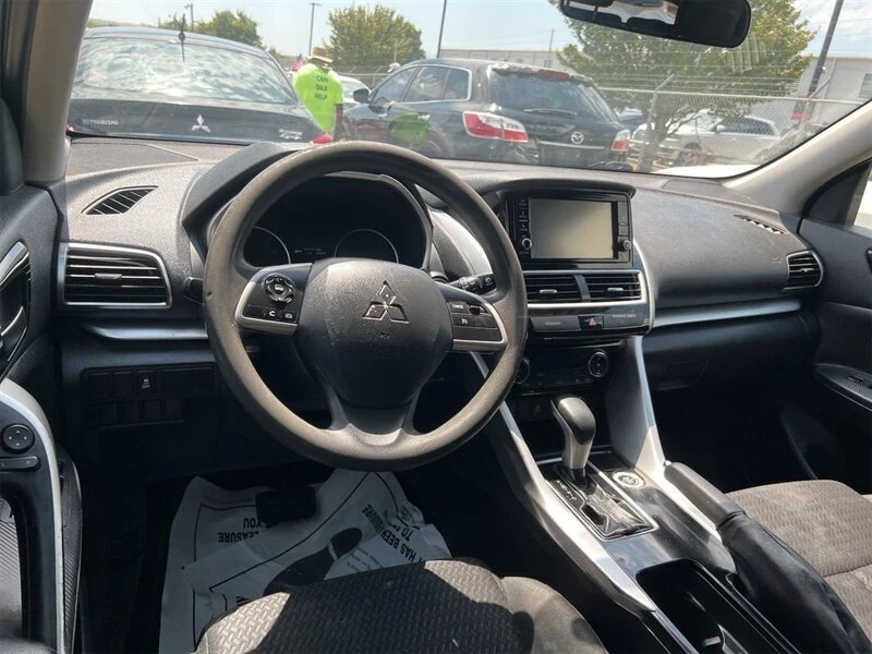 2019 Mitsubishi Eclipse Cross - Image 9 of 15