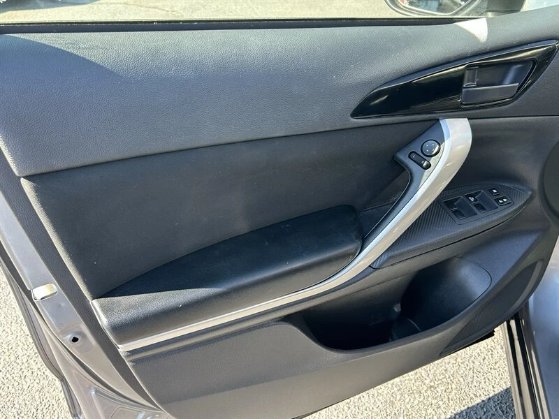 2019 Mitsubishi Eclipse Cross - Image 11 of 20