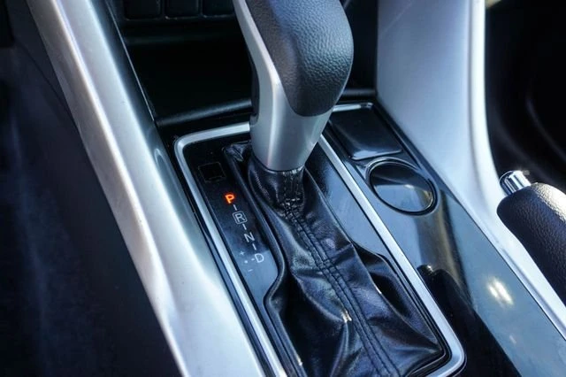 2019 Mitsubishi Eclipse Cross - Image 17 of 19
