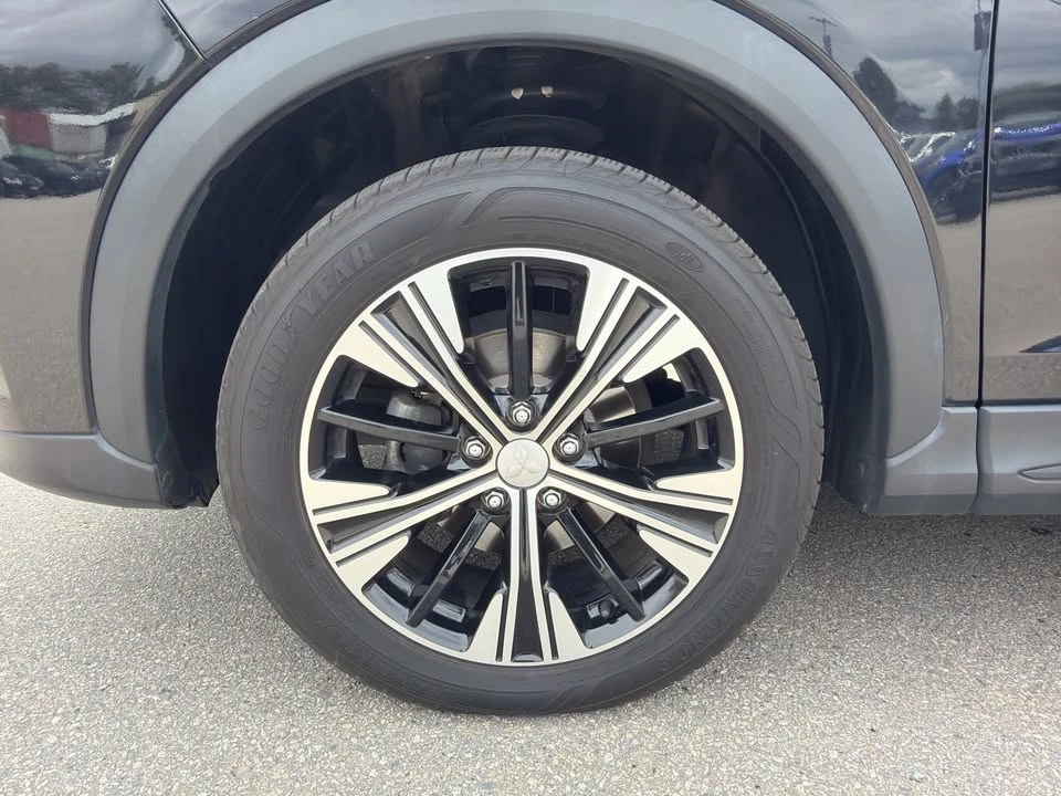 2019 Mitsubishi Eclipse Cross - Image 17 of 20