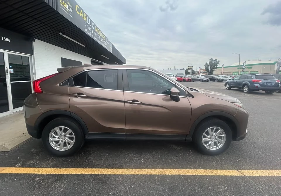 2019 Mitsubishi Eclipse Cross - Image 2 of 10