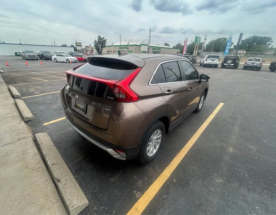 2019 Mitsubishi Eclipse Cross - Image 3 of 10