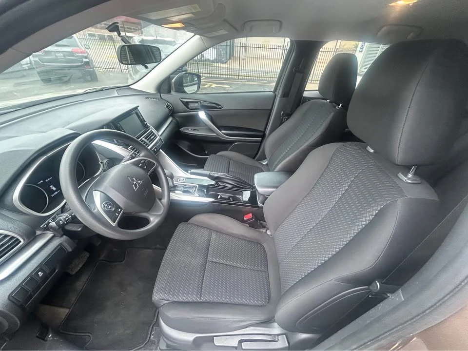 2019 Mitsubishi Eclipse Cross - Image 7 of 10